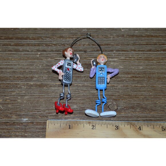 Hallmark Keepsake Ornament The Mom Daughter Line  Phone Christmas Holiday Family - Picture 5 of 6